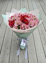 Букет цветов из:  Альстромерии в Игриме