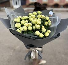 Букет Белые кустовые розы Солинеро в Игриме