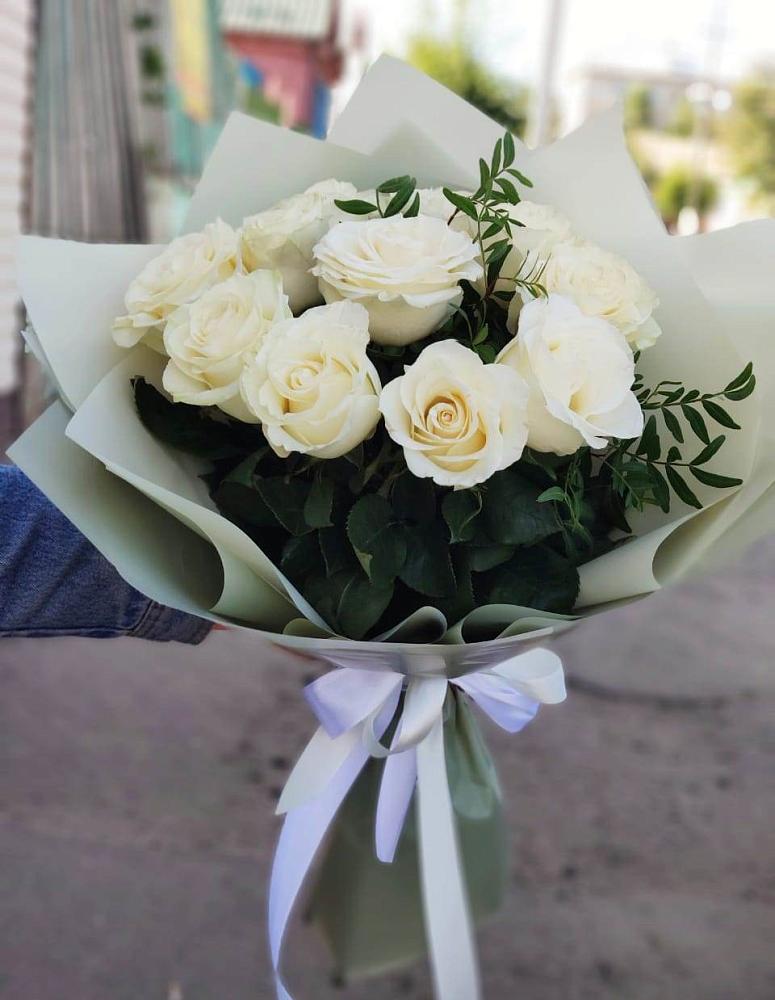 Букет Белые розы Проуд в Игриме