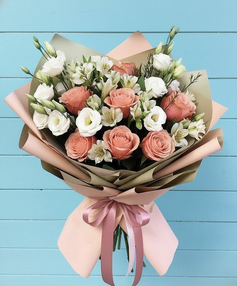 Букет цветов из: Розы, Альстромерии и Лизиантусы в Игриме