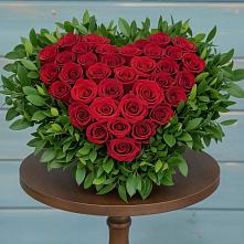 Цветочная композиция из Розы в виде сердца в Игриме