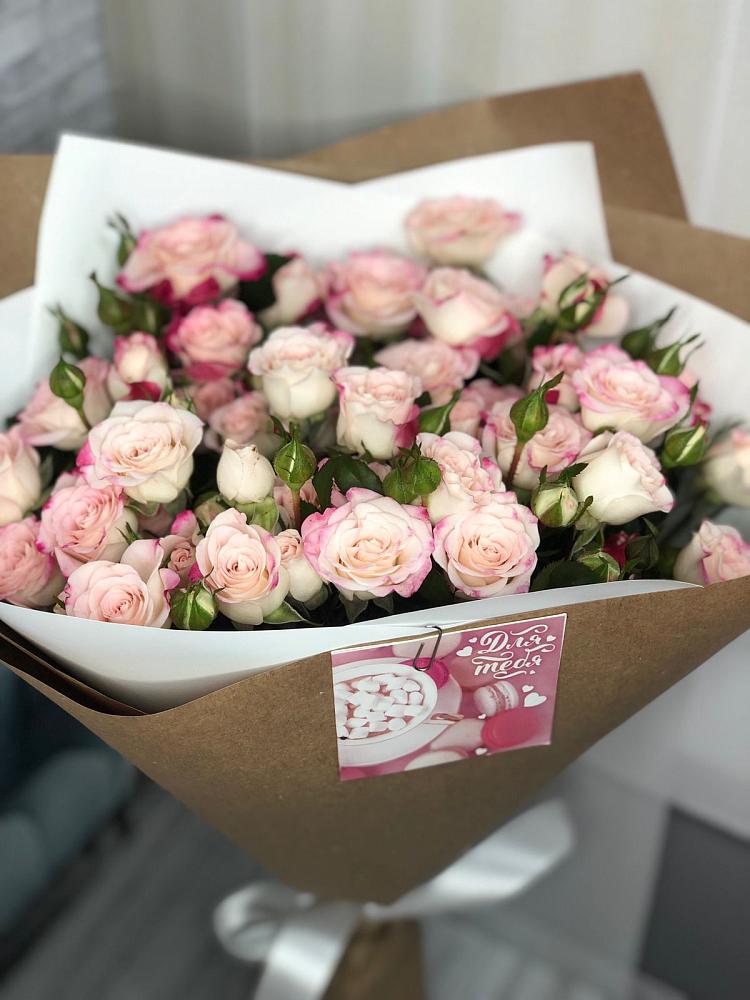 Букет цветов из: Розы в Игриме