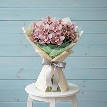 Букет цветов из:  Орхидеи и Розы в Игриме