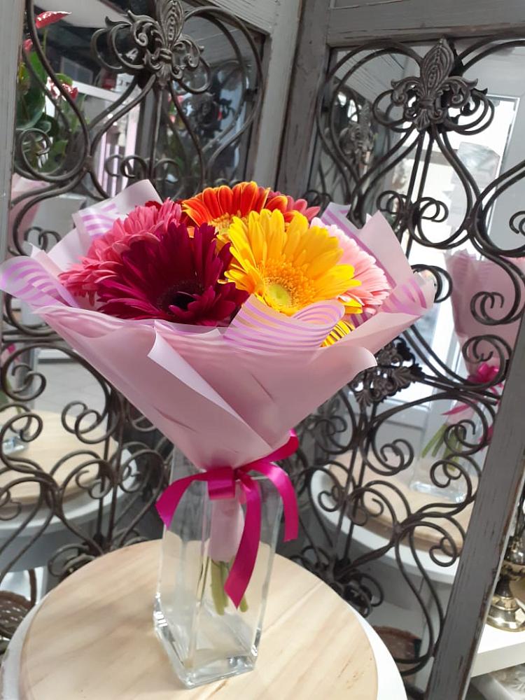 Букет цветов из: Герберы в Игриме