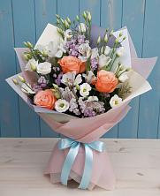 Букет цветов из:  Лизиантусы, Розы, Альстромерии и Гипсофила в Игриме