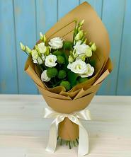 Букет цветов из:  Хризантемы и Лизиантусы в Игриме