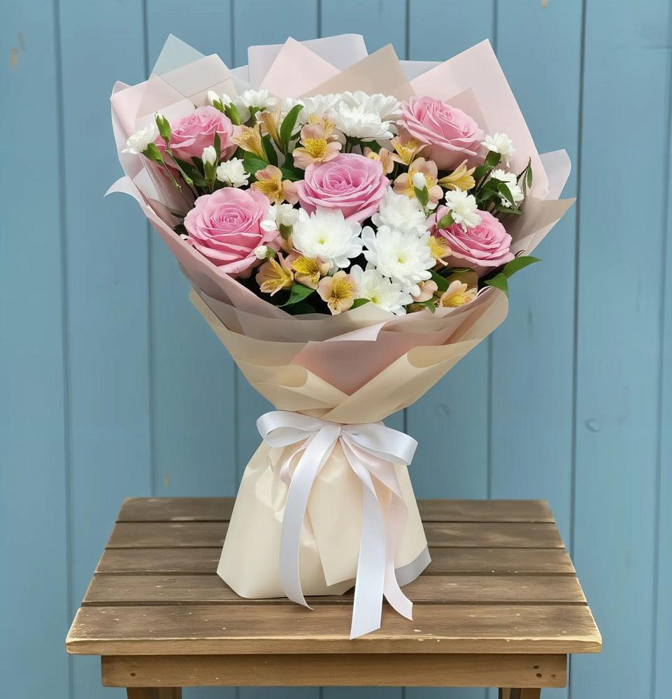 Букет цветов из: Гвоздики, Орхидеи и Розы в Игриме