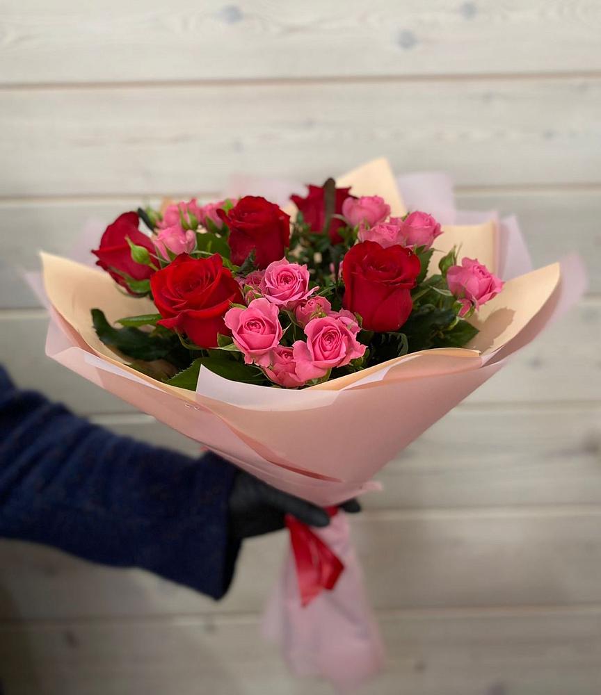 Букет цветов из: Розы в Игриме