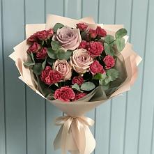 Букет цветов из:  Гвоздики и Розы в Игриме