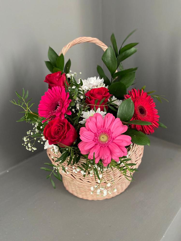 Цветочная композиция из Розы, Хризантемы и Герберы в корзине в Игриме