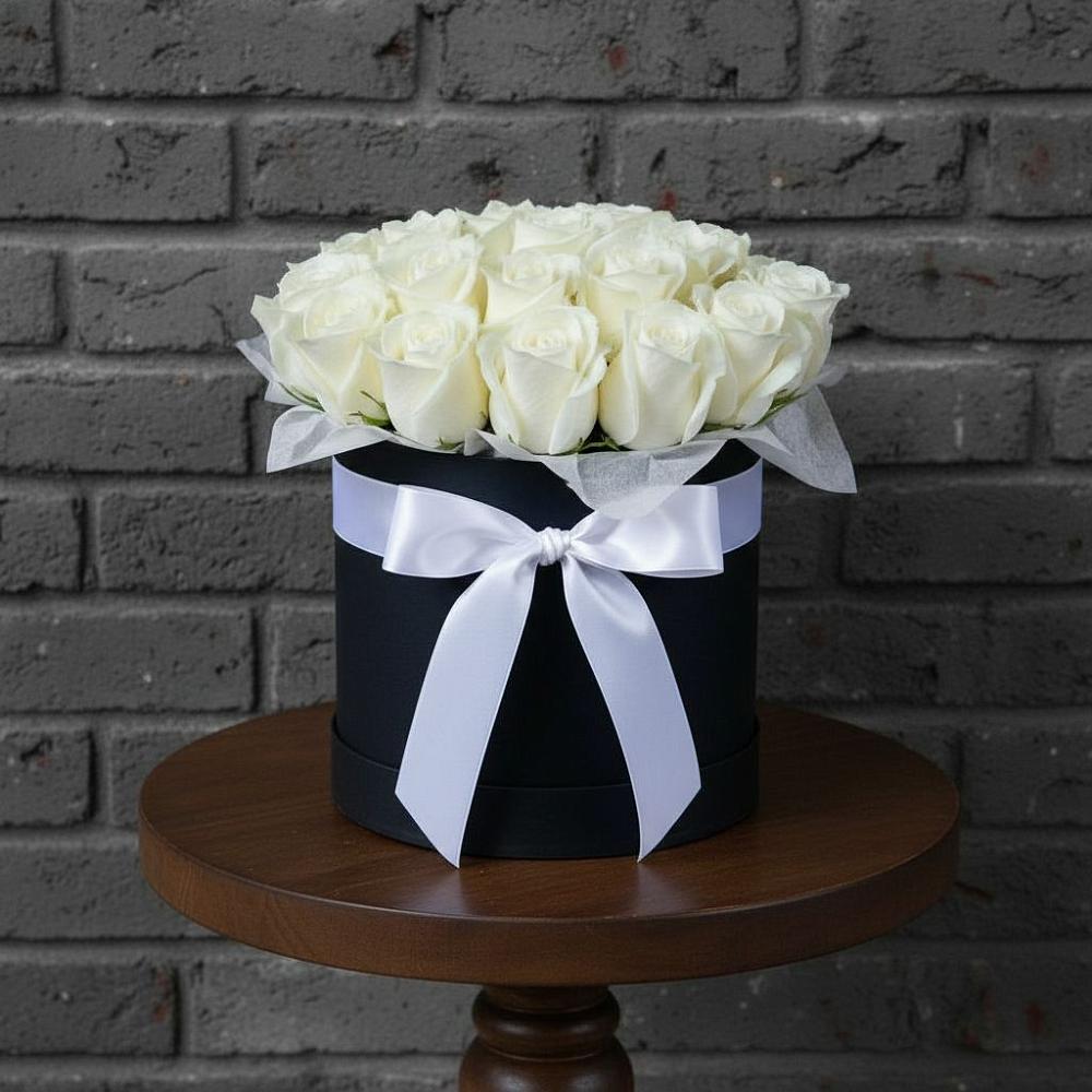 Цветочная композиция из Розы в шляпной коробке в Игриме