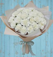 Букет цветов из:  Гвоздики в Игриме