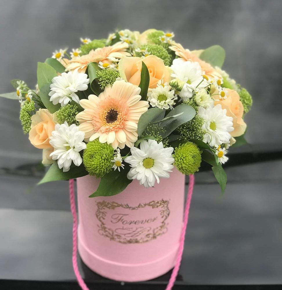 Цветочная композиция из Розы, Герберы и Хризантемы в шляпной коробке в Игриме