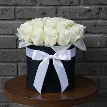 Цветочная композиция из Розы в шляпной коробке в Игриме